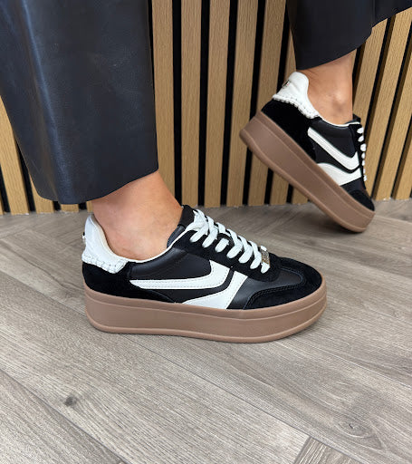 Tenis Off-Track Negros