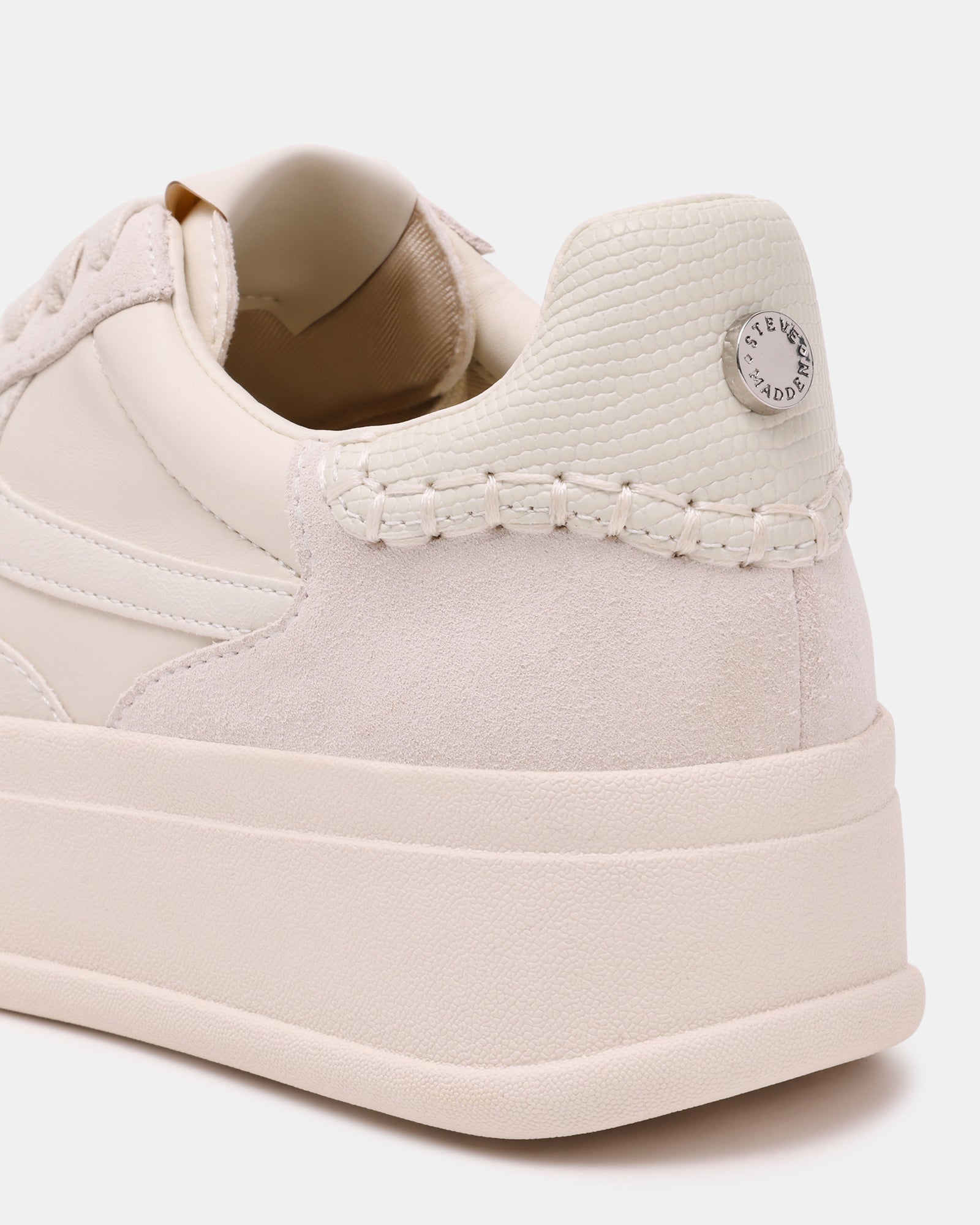 Tenis Off-Track Hueso