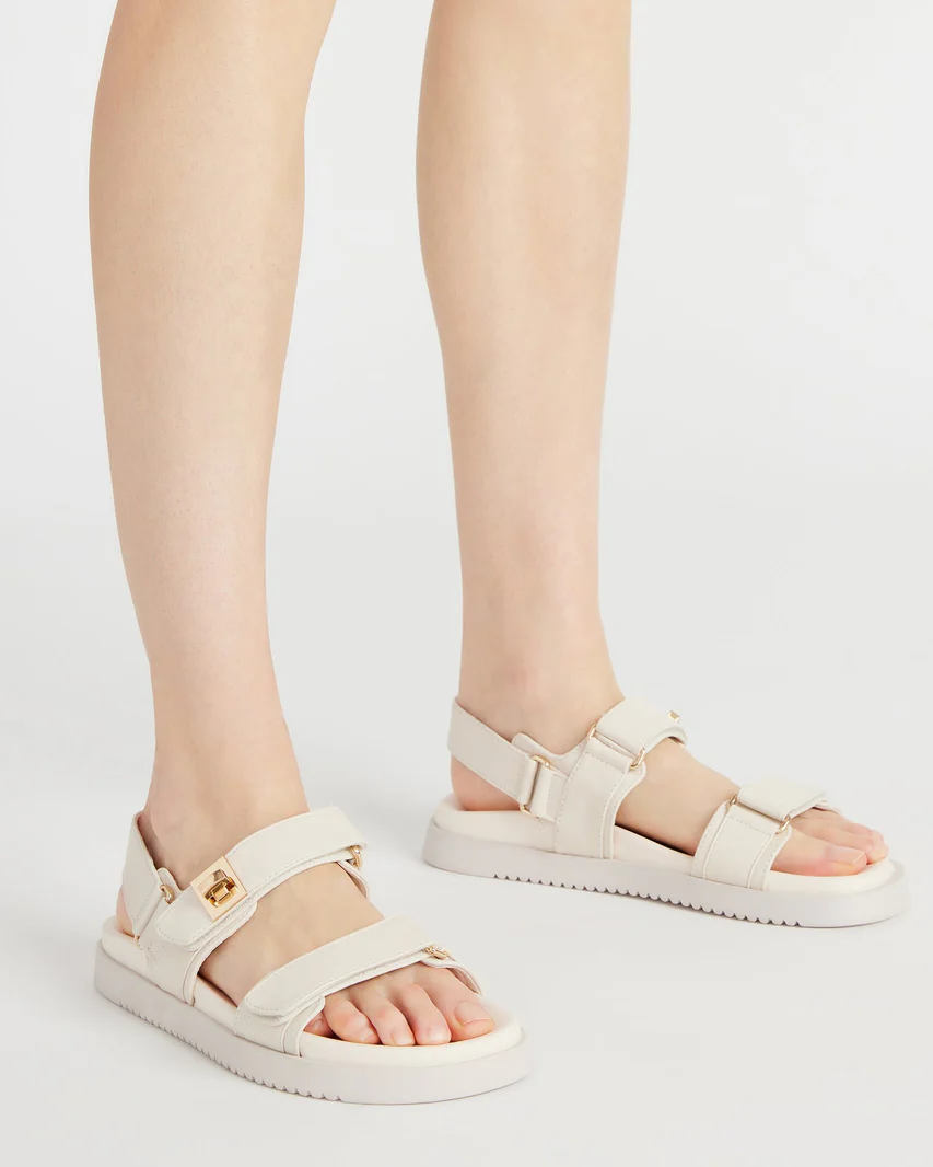 Sandalias planas Mona beige